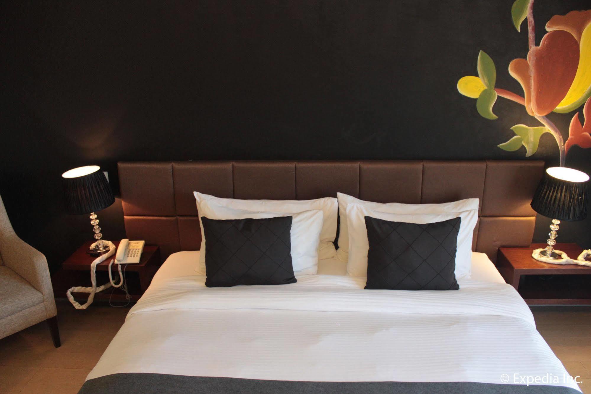 Segara Suites Olongapo Εξωτερικό φωτογραφία